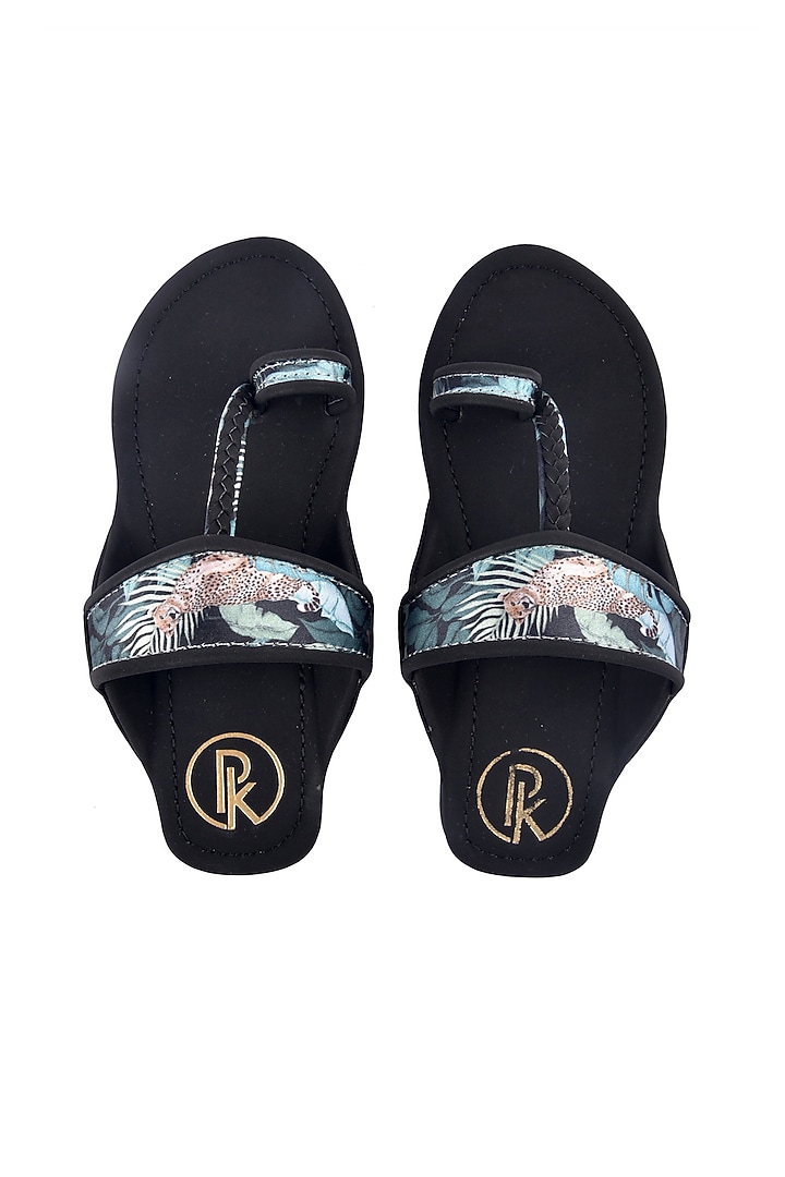 Black Printed Kolhapuri Flats For Girls by Preet Kaur-Kids at Pernia's Pop Up Shop
