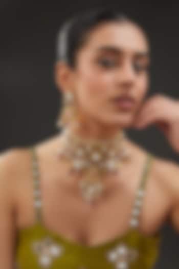 Gold Finish Kundan Polki & Pearl Choker Necklace Set by Preeti Mohan at Pernia's Pop Up Shop