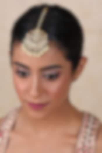 Gold Finish Kundan Polki Mayuki Maangtikka by Preeti Mohan at Pernia's Pop Up Shop