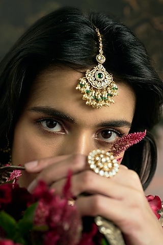 Gold Finish Kundan Polki & Green Onyx Maangtikka by Preeti Mohan