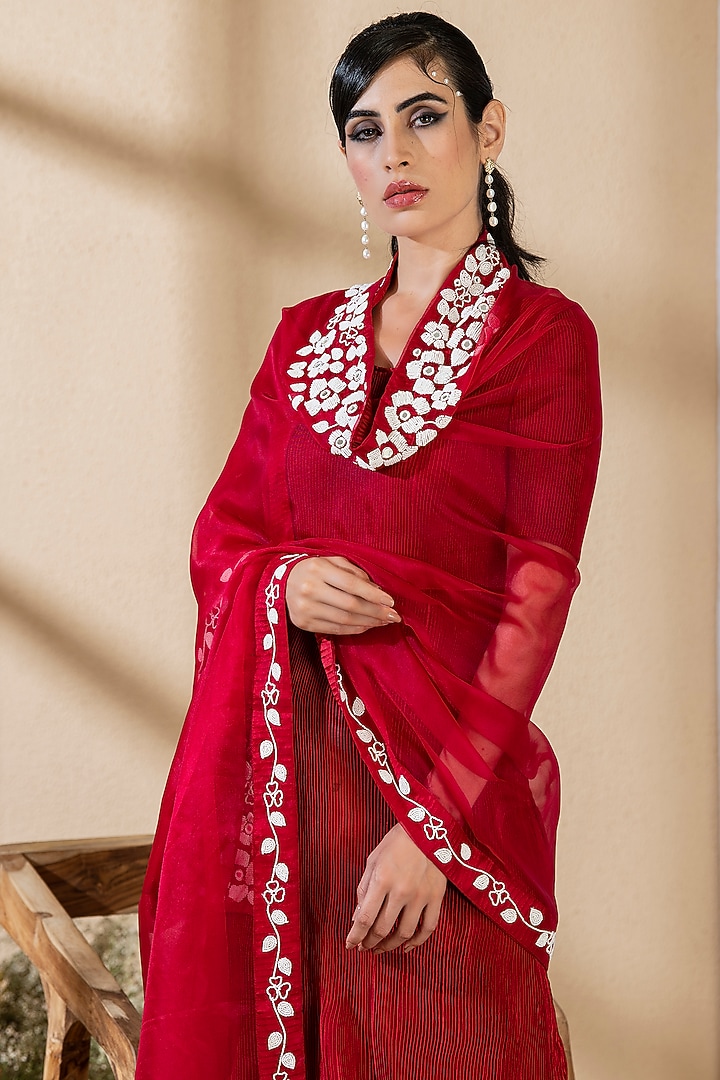 Rose Red Pleated Satin Kurta Set by Preeti Mehta at Pernia's Pop Up Shop
