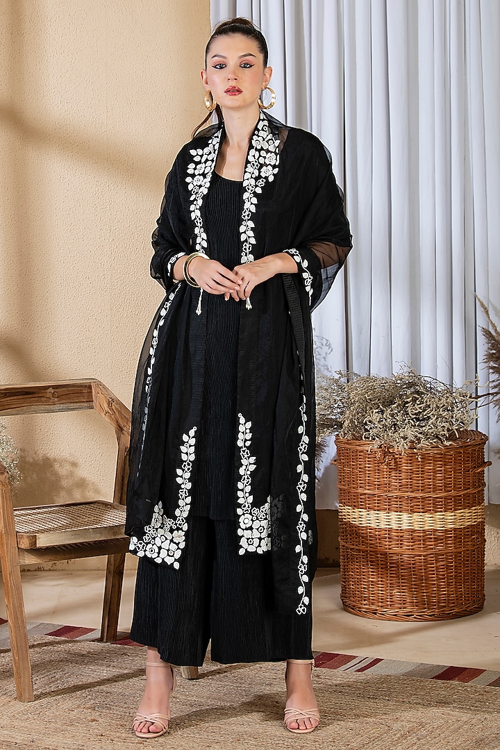 Black Pleated Satin Kurta Set by Preeti Mehta at Pernia's Pop Up Shop