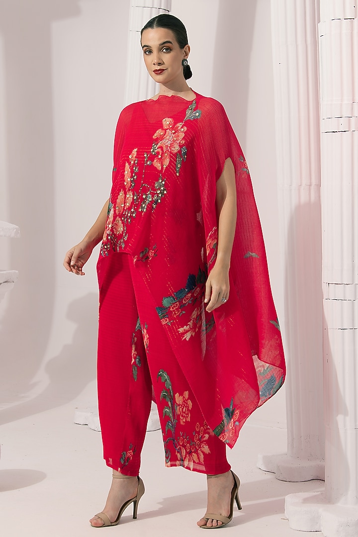 Cherry Pink Micro Pleated Chiffon Lurex Floral Kaftan Set by Preeti mehta at Pernia's Pop Up Shop