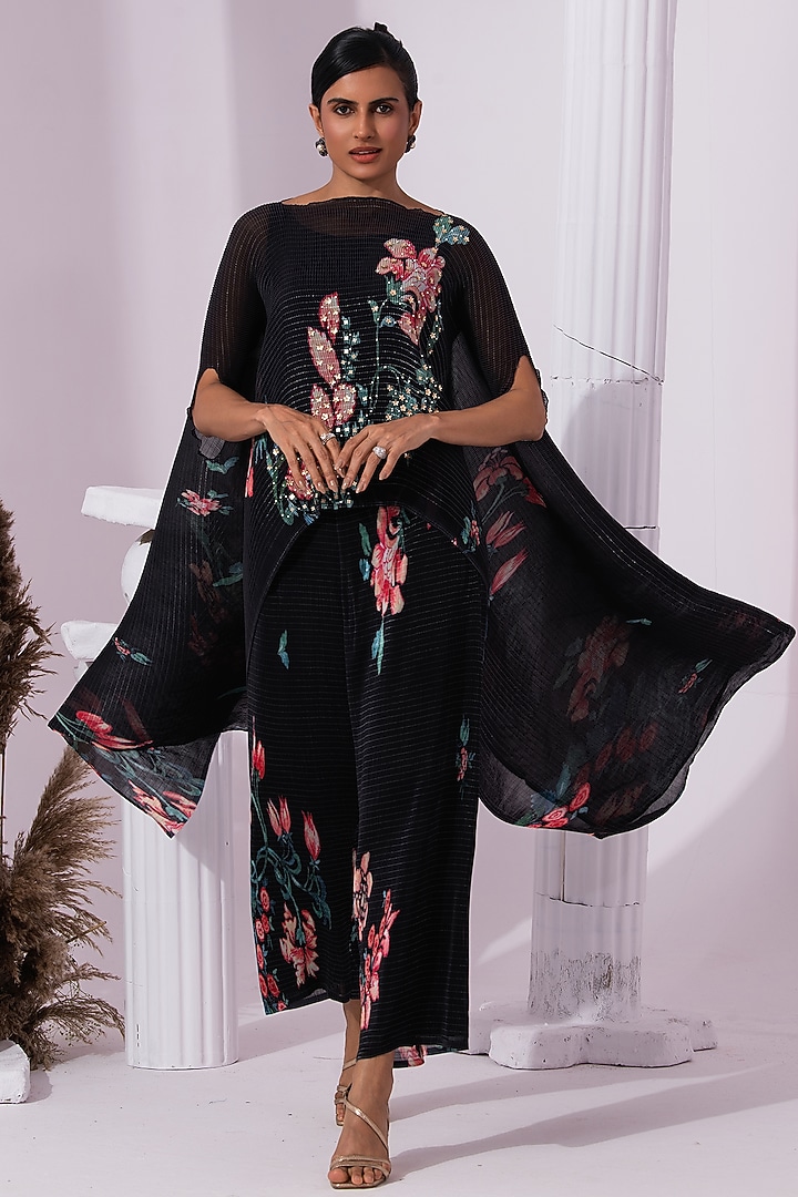Black Micro Pleated Chiffon Lurex Floral Kaftan Set by Preeti mehta at Pernia's Pop Up Shop