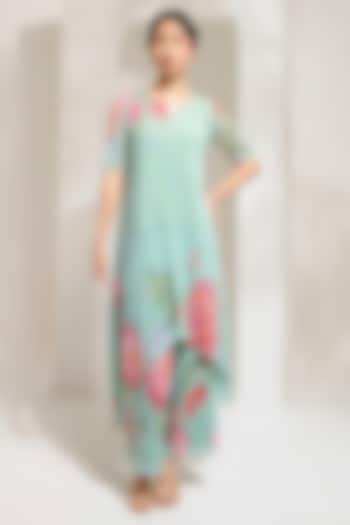 Emerald Green Georgette Viscose & Polyester Embroidered Kurta Set by preeti mehta at Pernia's Pop Up Shop