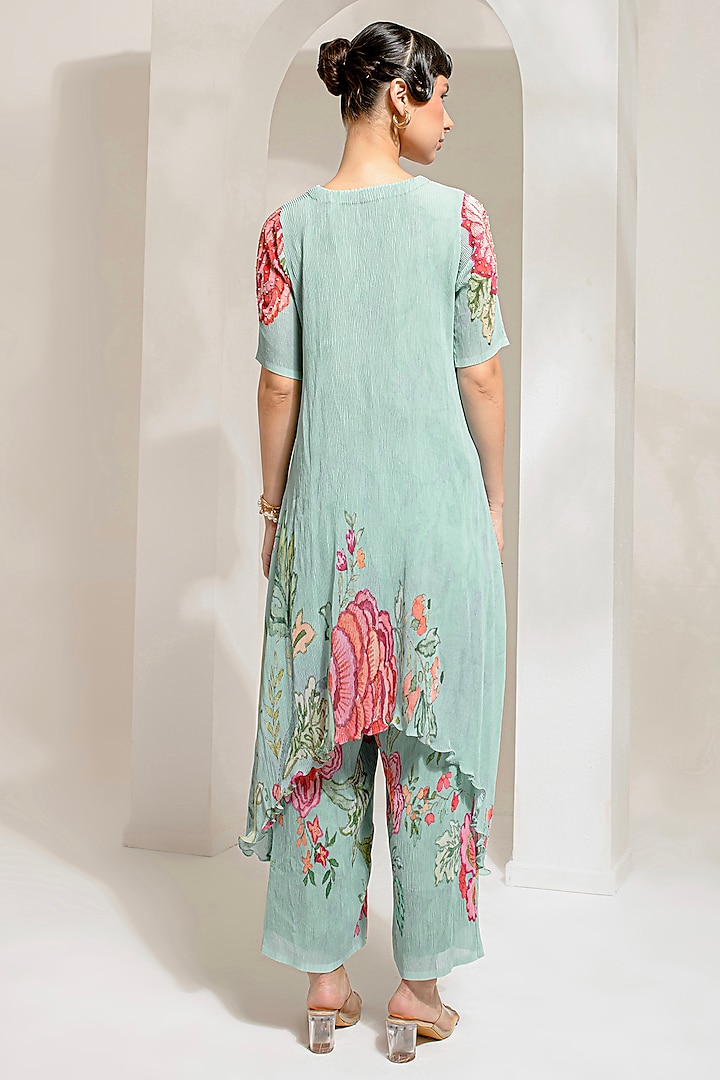 Emerald Green Georgette Viscose & Polyester Embroidered Kurta Set by preeti mehta at Pernia's Pop Up Shop