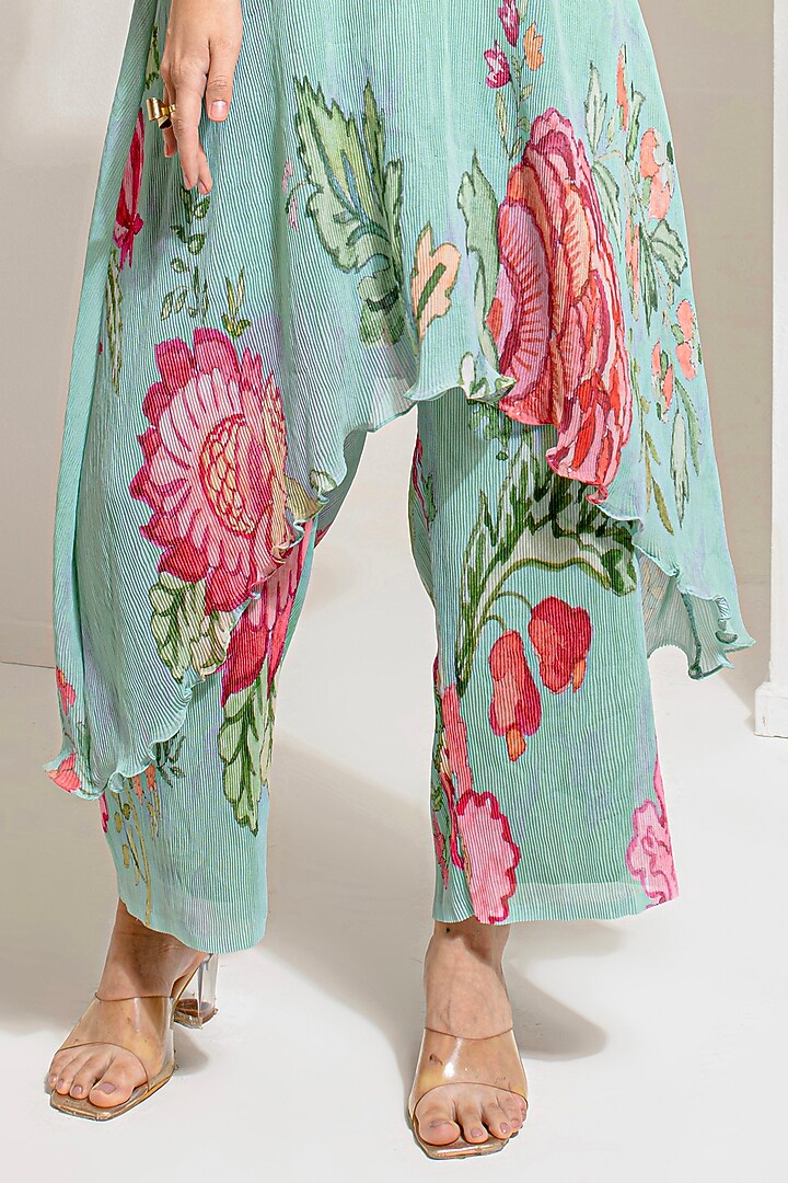 Emerald Green Georgette Viscose & Polyester Embroidered Kurta Set by preeti mehta at Pernia's Pop Up Shop