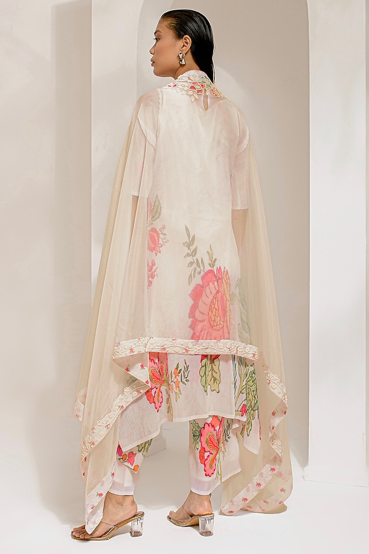 Ivory White Georgette Viscose & Polyester Kurta Set by Preeti Mehta at Pernia's Pop Up Shop