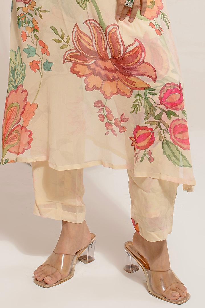 Cream Crepe Digital Printed & Embroidered Kurta Set by Preeti Mehta at Pernia's Pop Up Shop