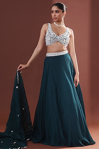 Emerald Green Organza Lehenga Set by LABEL PRIYANKA KHOKKER
