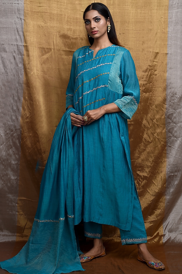 Turquoise Tilla Embroidered Kurta Set by Priti Prashant