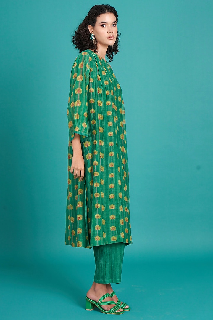 Emerald Green Silk Cotton Mul Floral Printed Kurta Set by Priti Prashant at Pernia's Pop Up Shop