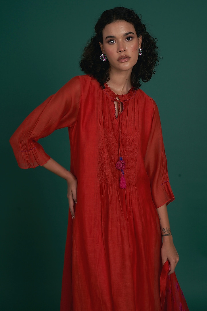 Red Mul Cotton Silk Kurta Set by Priti Prashant at Pernia's Pop Up Shop