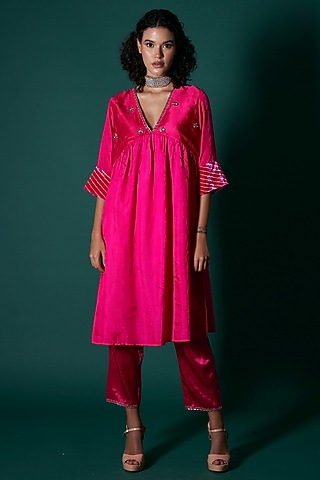 Pink Mulberry Silk Zardosi Embroidered Handwoven Kurta Set by Priti Prashant