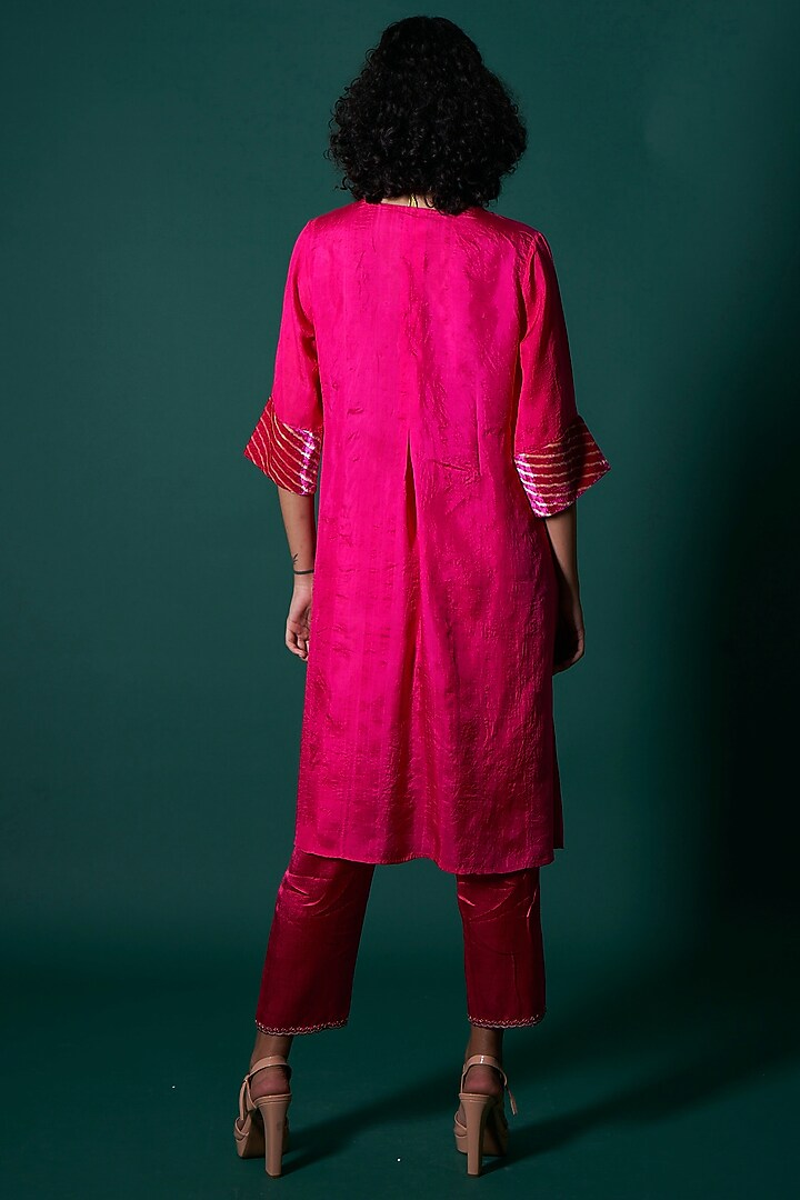 Pink Mulberry Silk Zardosi Embroidered Handwoven Kurta Set by Priti Prashant at Pernia's Pop Up Shop