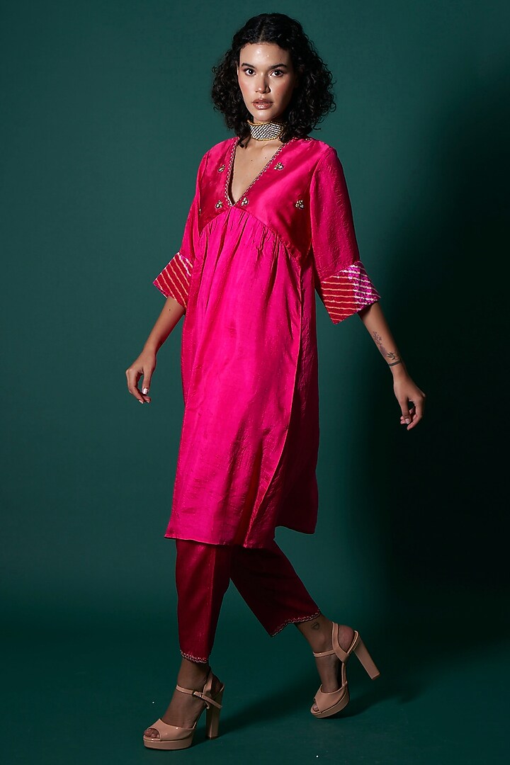 Pink Mulberry Silk Zardosi Embroidered Handwoven Kurta Set by Priti Prashant at Pernia's Pop Up Shop