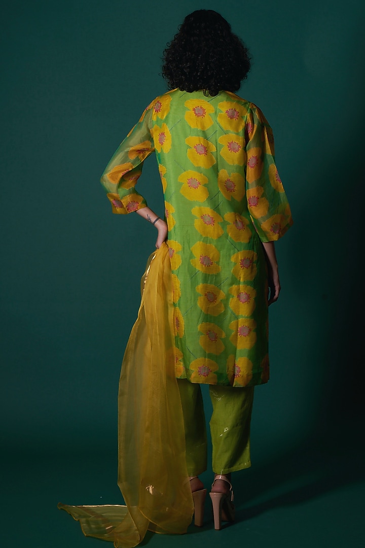 Green Sheer Silk Printed & Sequins Embroidered Kurta Set by Priti Prashant at Pernia's Pop Up Shop