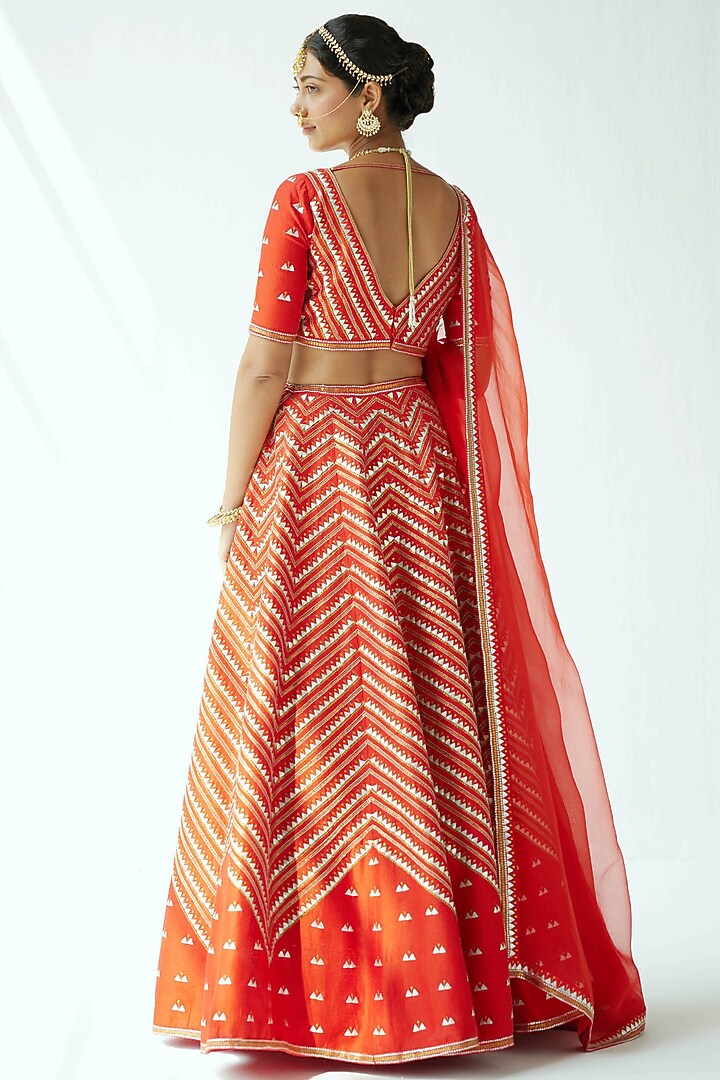 Red Raw Silk Embroidered Wedding Lehenga Set by Priyal Prakash at Pernia's Pop Up Shop