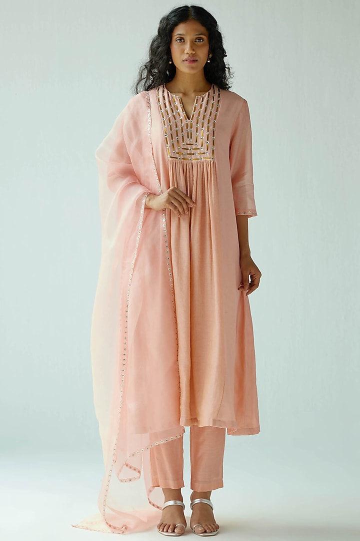 Peach Chanderi & Mul Mul Embroidered Kurta Set by Priyal Prakash at Pernia's Pop Up Shop