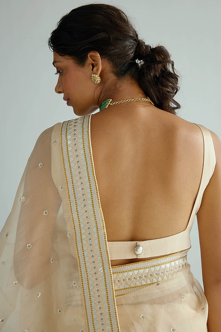 Cream Silk Organza Embroidered Wedding Saree Set by Priyal Prakash at Pernia's Pop Up Shop