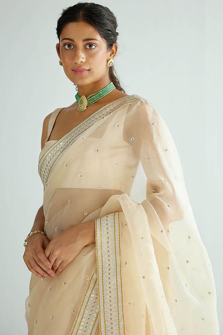 Cream Silk Organza Embroidered Wedding Saree Set by Priyal Prakash at Pernia's Pop Up Shop