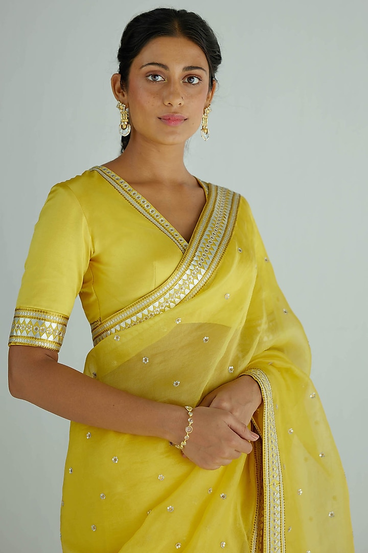 Pineapple Yellow Silk Organza Embroidered Wedding Saree Set by Priyal Prakash at Pernia's Pop Up Shop