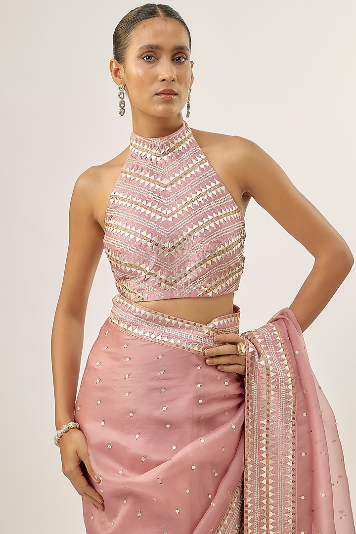 Onion Pink Silk Organza Sequins Embellished Wedding Saree Set by Priyal Prakash at Pernia's Pop Up Shop