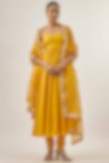 Mango Yellow Chanderi Hand Embroidered Party Wear Anarkali Set by Priyal Prakash at Pernia's Pop Up Shop