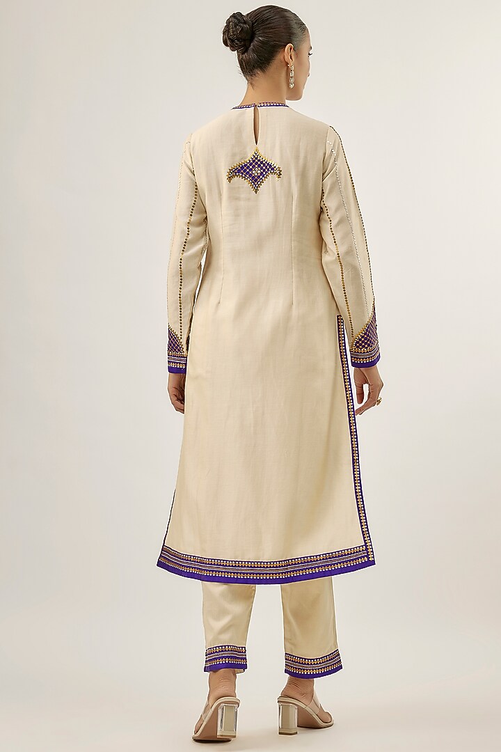 Ivory & Violet Chanderi Sequins Embellished Kurta Set by Priyal Prakash at Pernia's Pop Up Shop