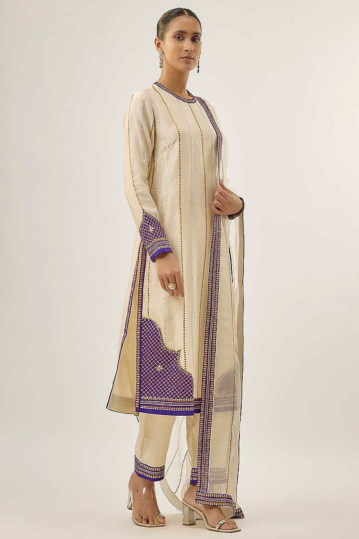 Ivory & Violet Chanderi Sequins Embellished Kurta Set by Priyal Prakash at Pernia's Pop Up Shop
