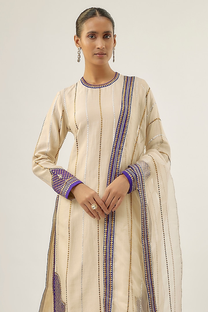 Ivory & Violet Chanderi Sequins Embellished Kurta Set by Priyal Prakash at Pernia's Pop Up Shop