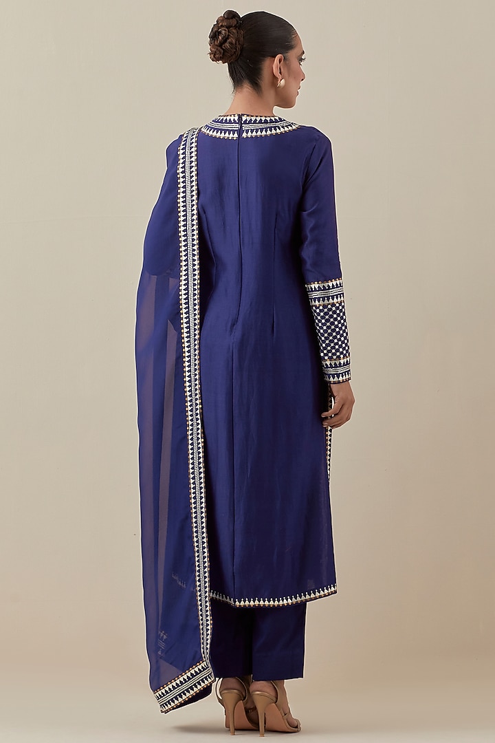 Ink Blue Chanderi Hand Embroidered Kurta Set by Priyal Prakash at Pernia's Pop Up Shop