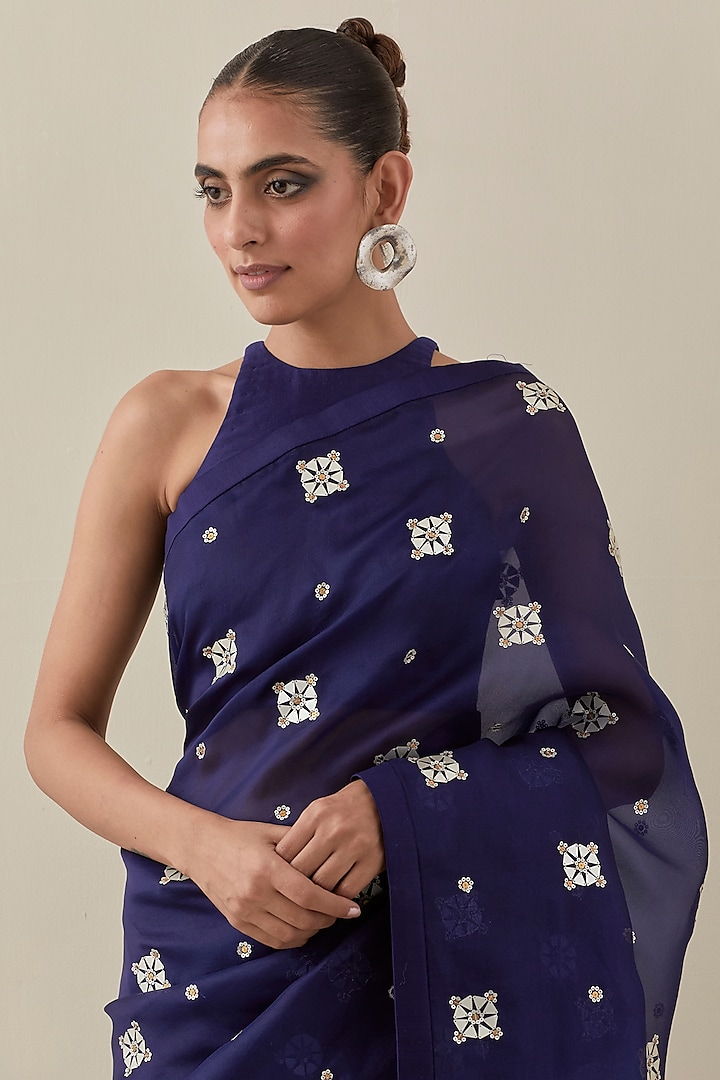 Midnight Blue Silk Organza Hand Embroidered Party Wear Saree Set by Priyal Prakash at Pernia's Pop Up Shop