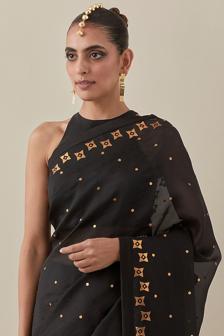 Black Silk Organza Hand Embroidered Party Wear Saree Set by Priyal Prakash at Pernia's Pop Up Shop