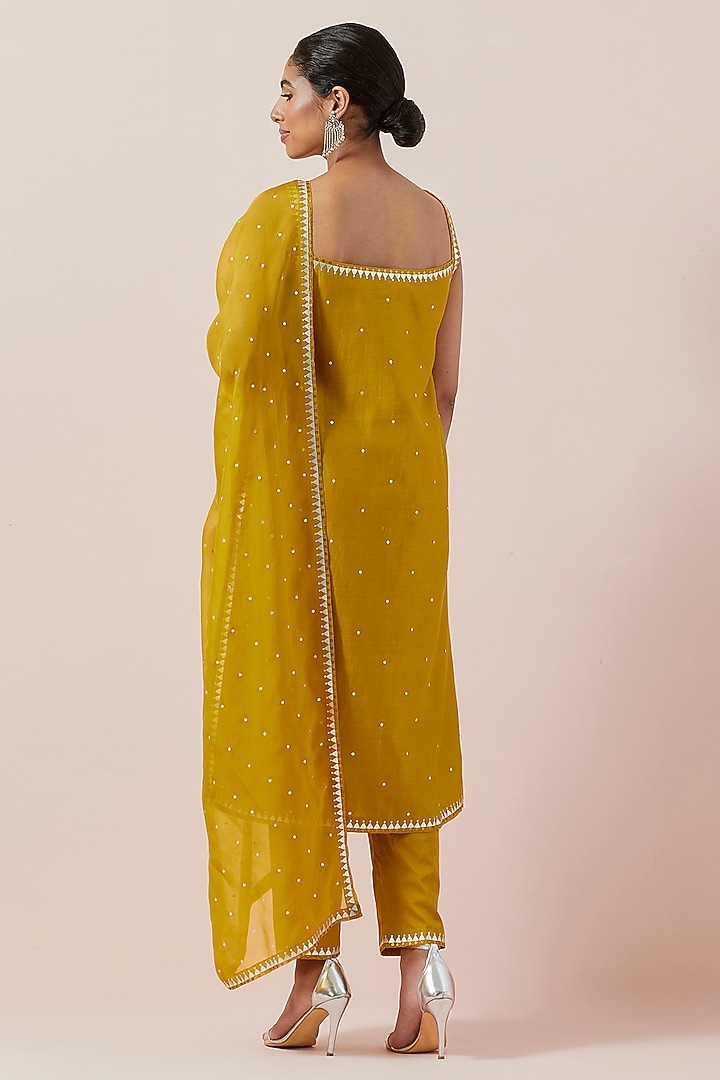 Mustard Chanderi Hand Embroidered Kurta Set by Priyal Prakash at Pernia's Pop Up Shop
