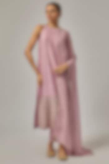 Muted Lilac Chanderi Hand Embroidered Kurta Set by Priyal Prakash at Pernia's Pop Up Shop