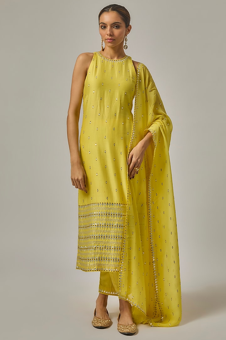 Lemon Yellow Chanderi Hand Embroidered Kurta Set by Priyal Prakash at Pernia's Pop Up Shop