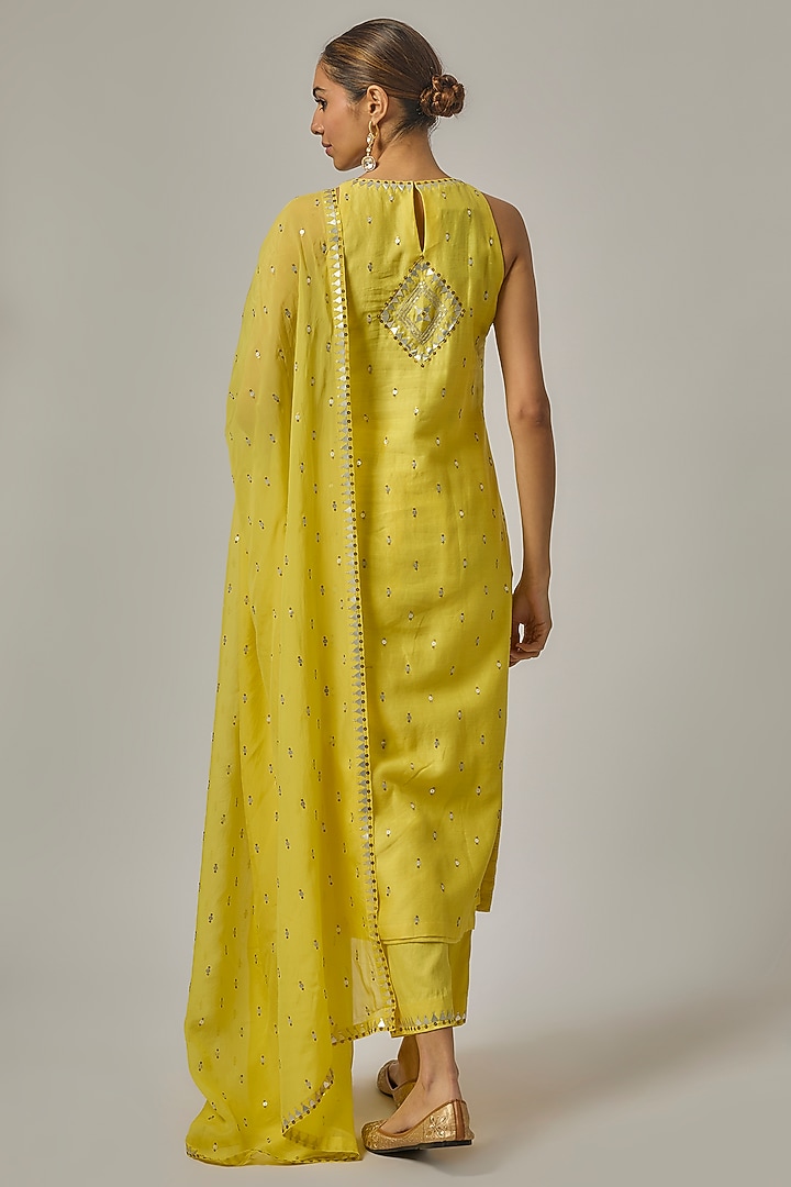 Lemon Yellow Chanderi Hand Embroidered Kurta Set by Priyal Prakash at Pernia's Pop Up Shop