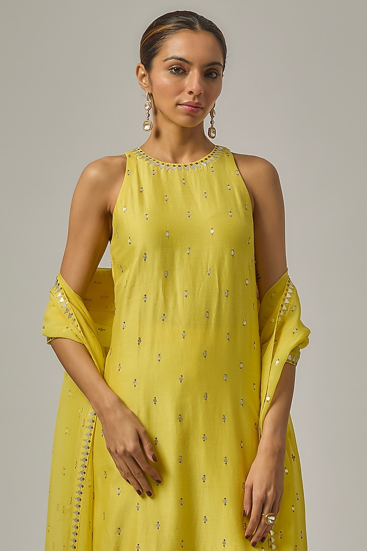 Lemon Yellow Chanderi Hand Embroidered Kurta Set by Priyal Prakash at Pernia's Pop Up Shop