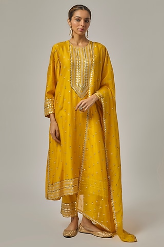 Mango Yellow Chanderi Hand Embroidered Kurta Set by Priyal Prakash