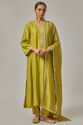 Pistachio Green Chanderi Hand Embroidered Kurta Set by Priyal Prakash