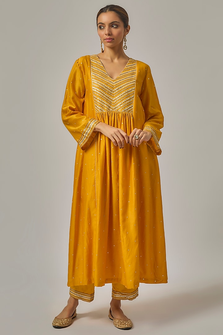 Turmeric Yellow Chanderi Hand Embroidered Kurta Set by Priyal Prakash at Pernia's Pop Up Shop