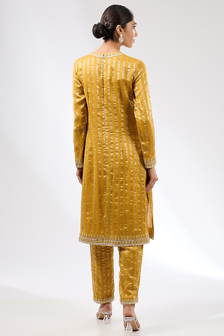 Mustard Zari Chanderi Zardosi Embroidered Kurta Set by Priyal Prakash at Pernia's Pop Up Shop