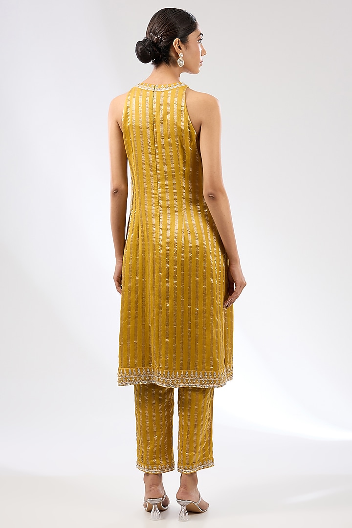 Mustard Zari Chanderi Zardosi Embroidered Kurta Set by Priyal Prakash at Pernia's Pop Up Shop
