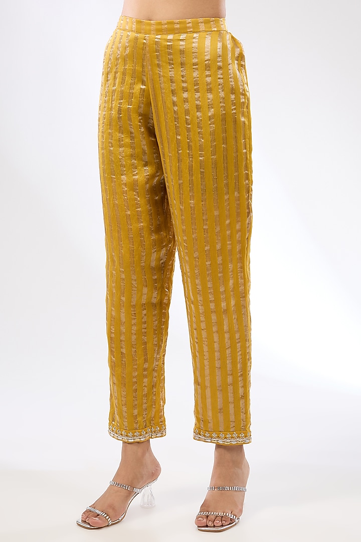 Mustard Zari Chanderi Zardosi Embroidered Kurta Set by Priyal Prakash at Pernia's Pop Up Shop