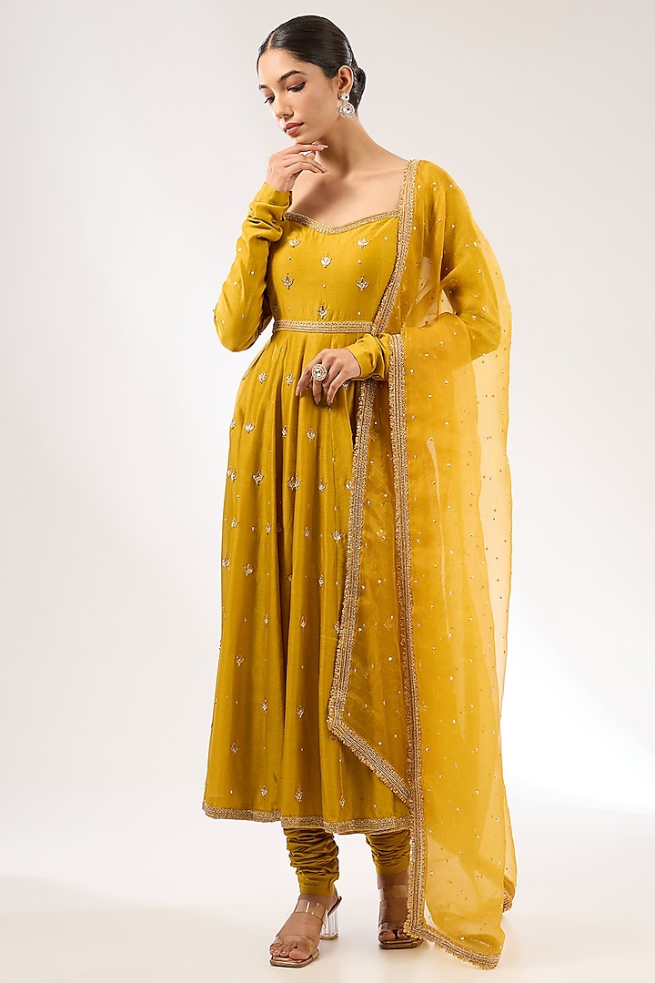 Mustard Chanderi Zardosi Embroidered Anarkali Set by Priyal Prakash at Pernia's Pop Up Shop