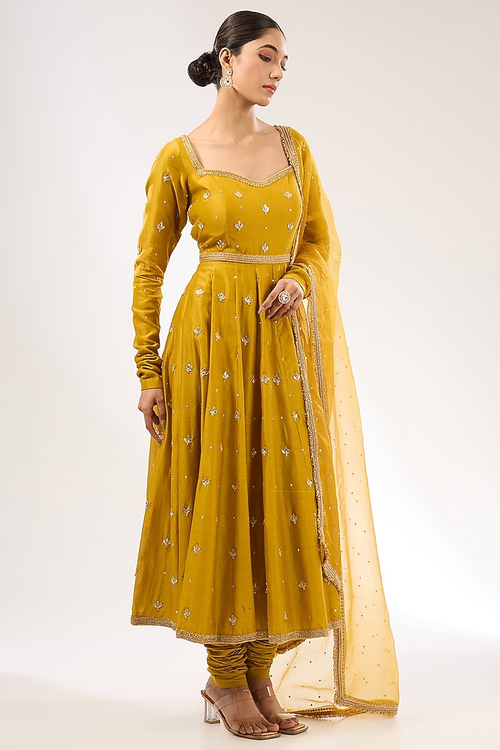 Mustard Chanderi Zardosi Embroidered Wedding Anarkali Set by Priyal Prakash at Pernia's Pop Up Shop