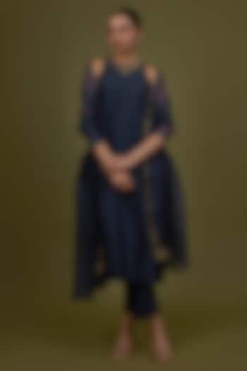 Navy Blue Chanderi Jaal Embroidered Kurta Set by Priyal Prakash at Pernia's Pop Up Shop