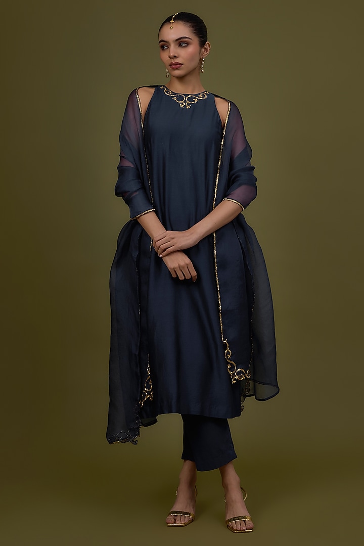 Navy Blue Chanderi Jaal Embroidered Kurta Set by Priyal Prakash at Pernia's Pop Up Shop