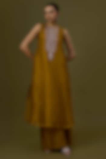 Mustard Silk Organza Embroidered Kurta Set by Priyal Prakash at Pernia's Pop Up Shop